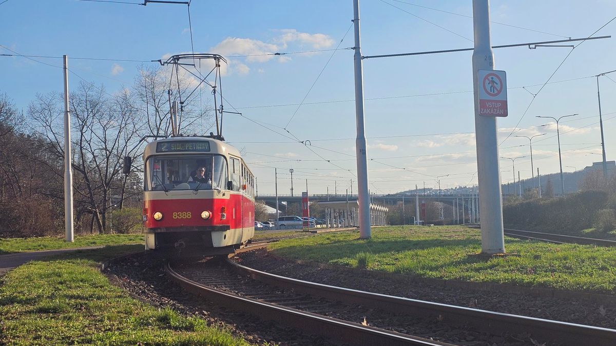 Tramvaje vyjedou na starou vlakovou trasu, zrychlí dopravu na severovýchodě Prahy